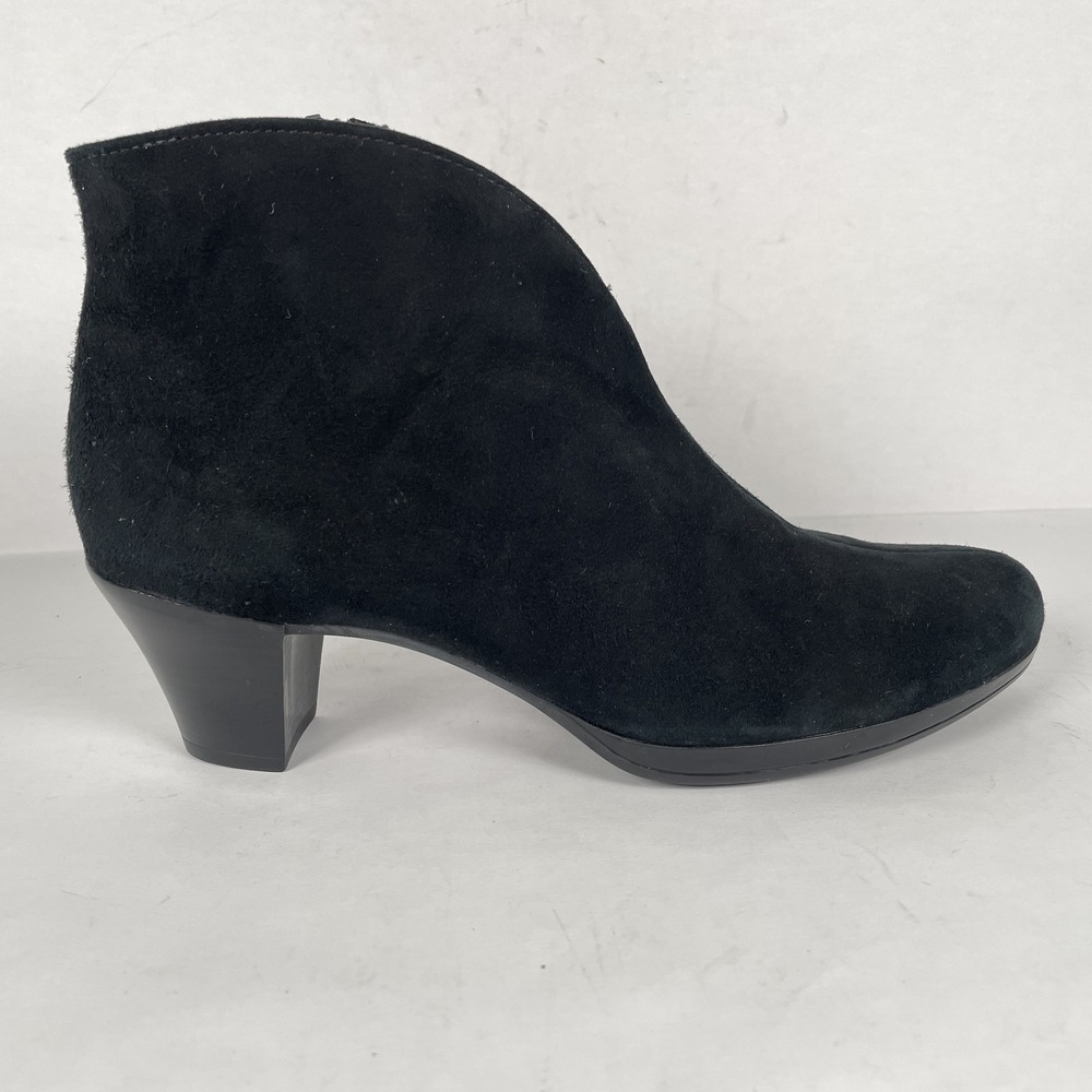 Munro Shoes Womens Size 7 Black Suede Ankle Booties Low Heel Side Zip Comfort
